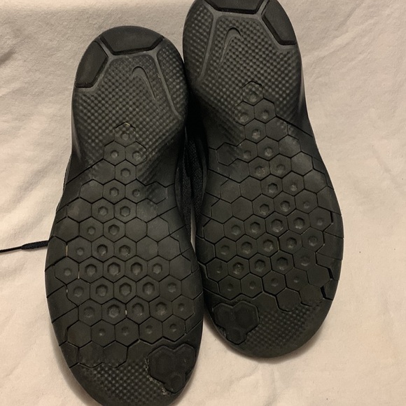 All black NIKE size 9 - Picture 4 of 4